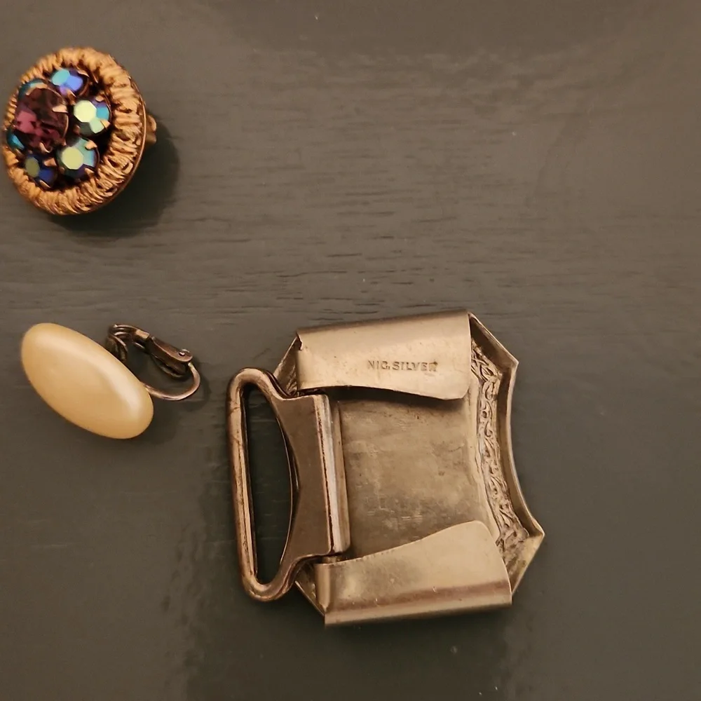 Assorted Vintage Jewelry Collection, Marbles And Buttons - Picture 6 of 8